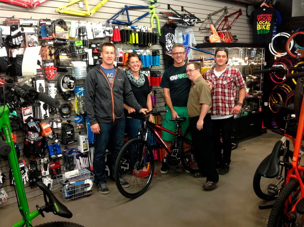 Mud, Sweat & Gears | 124 1 Ave E, Spruce Grove, AB T7X 2H4, Canada | Phone: (780) 571-2855
