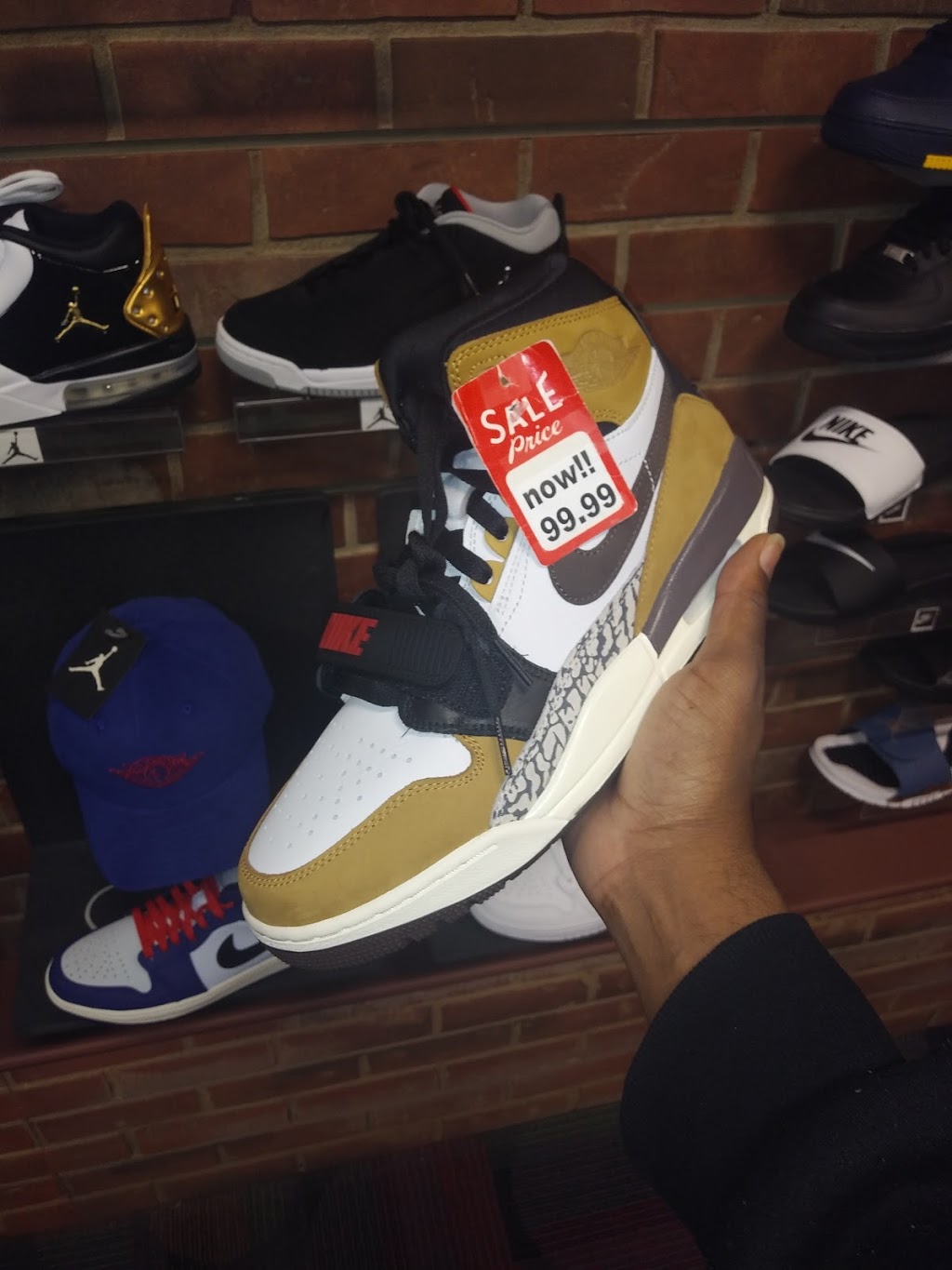 Ricks Sports & Apparels | 201 Allen St, Buffalo, NY 14201, USA | Phone: (716) 883-8615