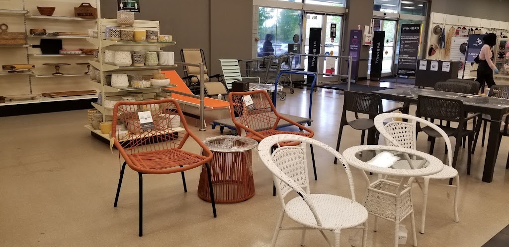 Winners & HomeSense | 12101 72 Ave, Surrey, BC V3W 2M1, Canada | Phone: (604) 501-0153