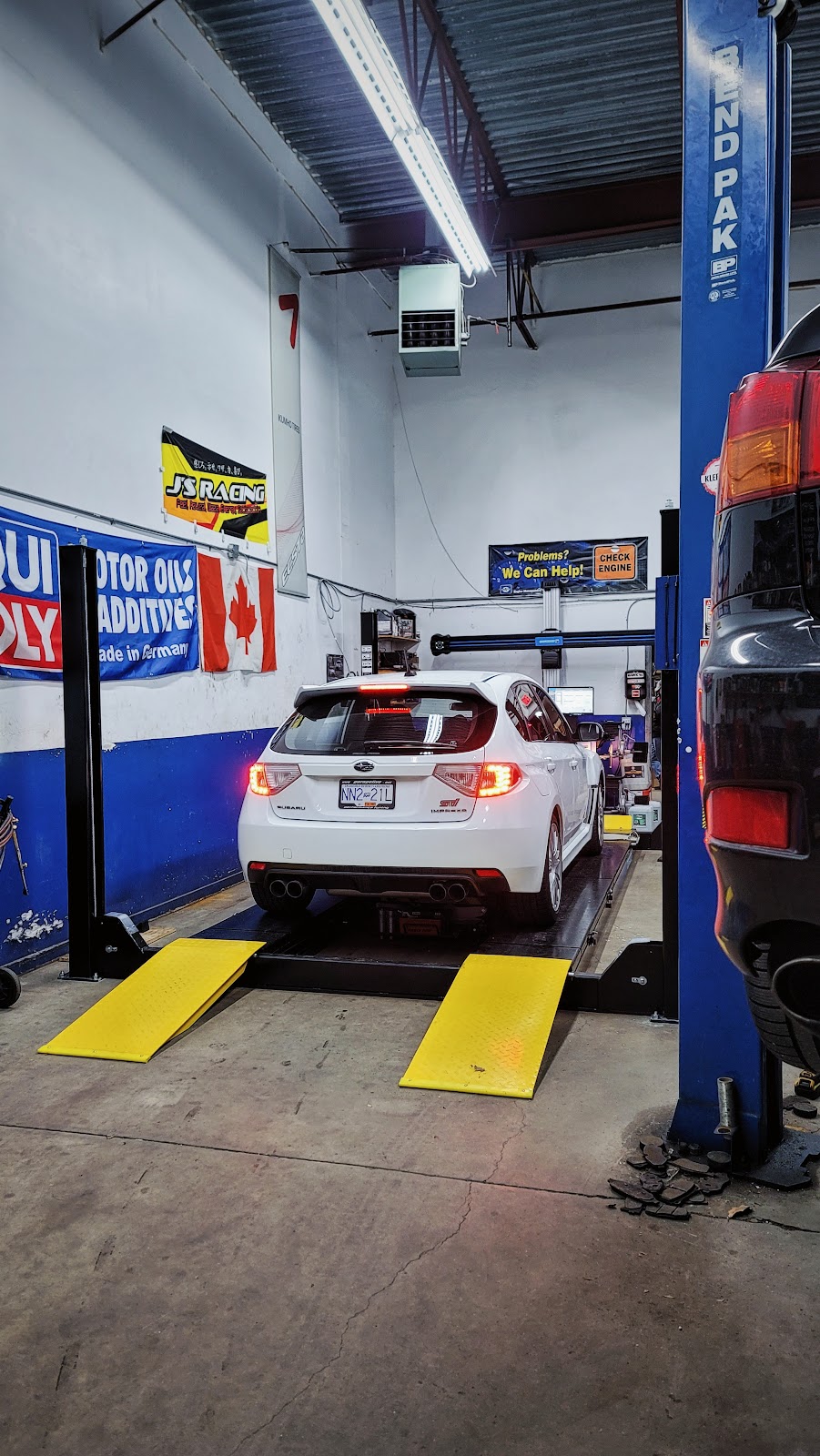 Starcrest Automotive Ltd | 11460 Voyageur Way Unit #6, Richmond, BC V6X 3E1, Canada | Phone: (604) 370-3276