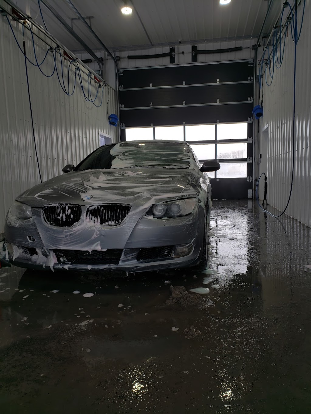 Extreme Lave Auto | car wash | 2585 Boulevard Ste Sophie, Sainte-Sophie, QC J5J 2V3, Canada | 5148250328 OR +1 514-825-0328