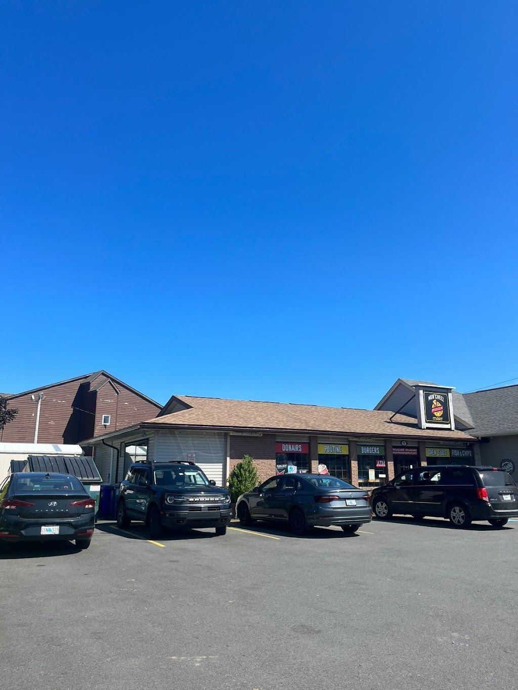 Muncheez Pizza Mart - Best Pizza Store in Dartmouth | 95 Montebello Dr, Dartmouth, NS B2X 3J7, Canada | Phone: (902) 406-4888