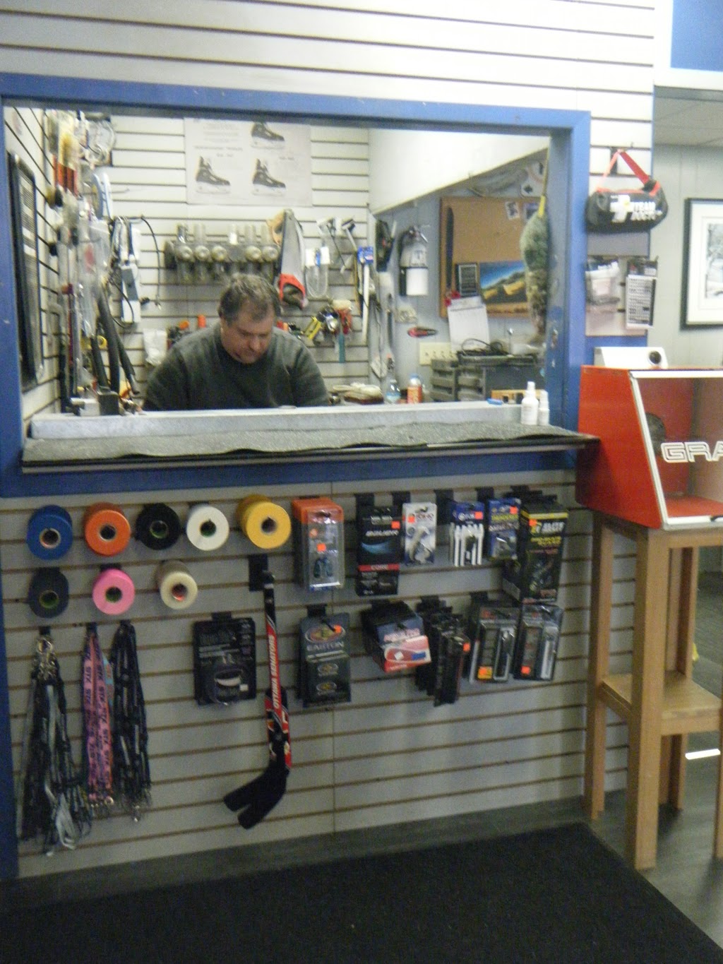 ML Pro Sports / C L P Sports | 2851 Brighton Rd, Oakville, ON L6H 6C9, Canada | Phone: (905) 855-8225