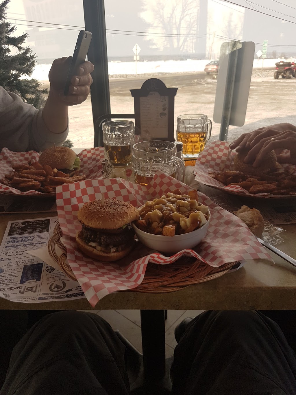 Brasserie Le Tombereau | 1387 QC-335, Saint-Lin - Laurentides, QC J5M 1Y2, Canada | Phone: (450) 439-3252