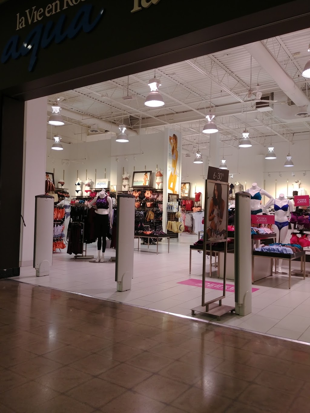La Vie en Rose Tanger Outlets Cookstown | TANGER OUTLETS COOKSTOWN 3311, SIMCOE COUNTY ROAD #89, Cookstown, ON L0L 1L0, Canada | Phone: (705) 458-1781