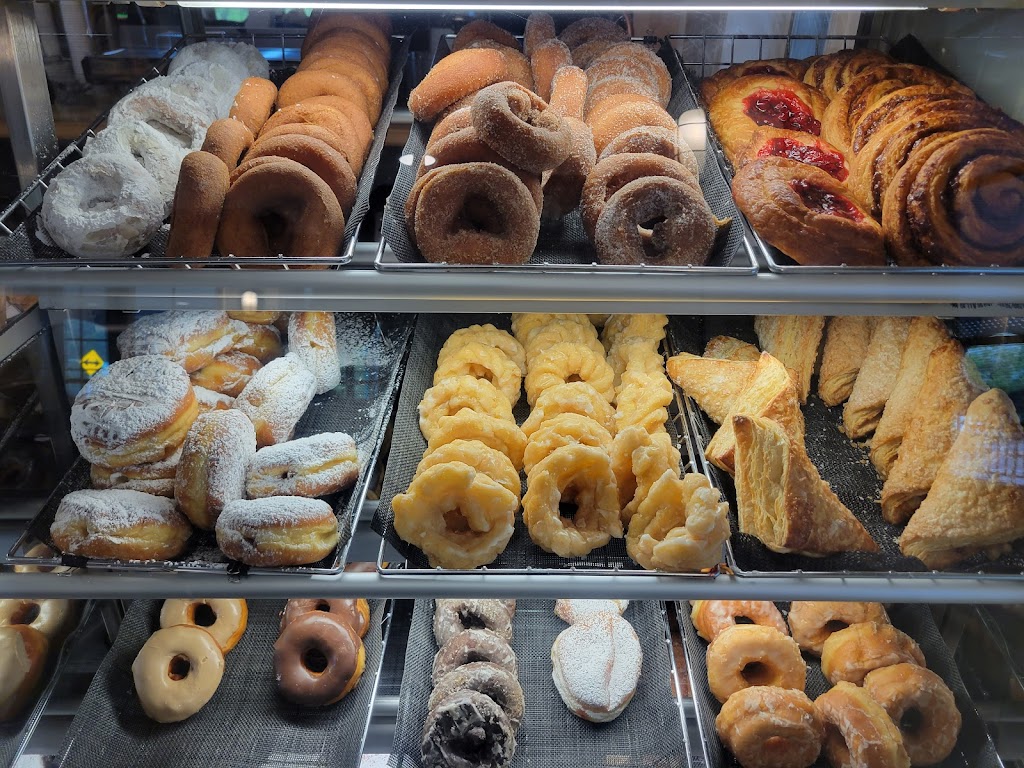 Dora Café et Marché local - Orford | 2329 Chem. du Parc, Orford, QC J1X 7A2, Canada | Phone: (819) 410-3672