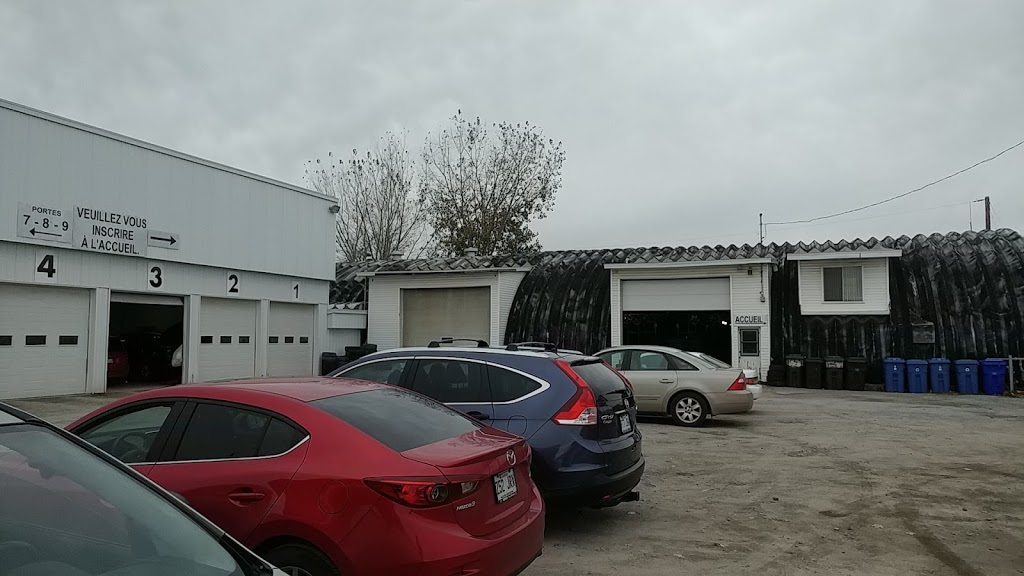 Tire Warehouse Trois-Rivières | 2775 Rue Charbonneau, Trois-Rivières, QC G9A 5C9, Canada | Phone: (819) 377-7272