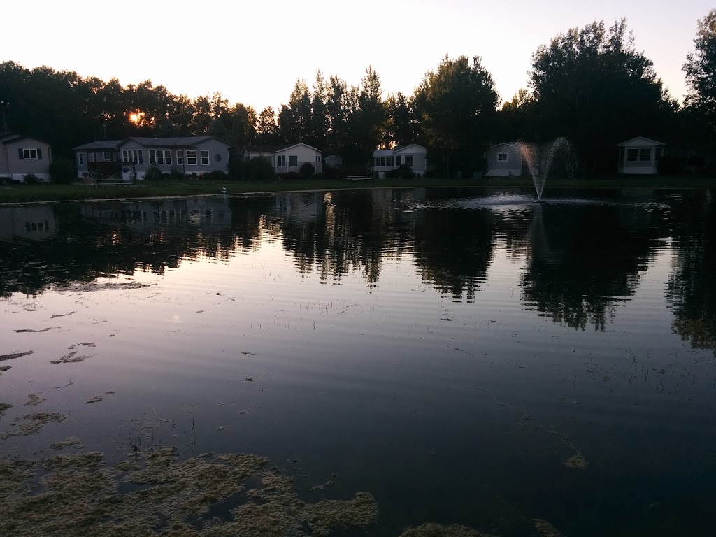 Paradise Village 8A Paradise Dr, Ste Anne, MB R5H 1H2, Canada