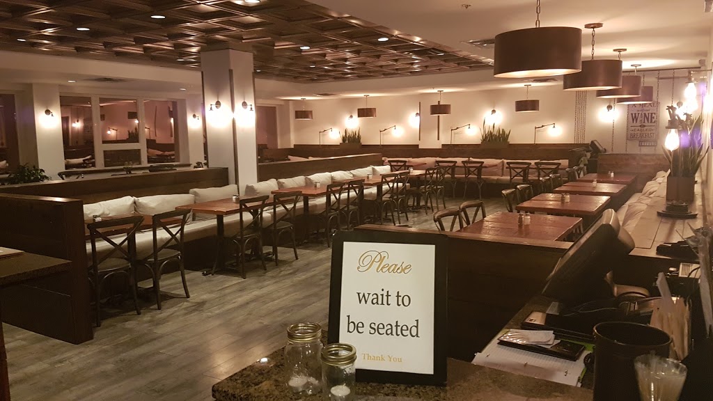 Lakeside Grill @ Chocolate Lake Hotel | 20 St Margarets Bay Rd, Halifax, NS B3N 1H4, Canada | Phone: (902) 477-5611