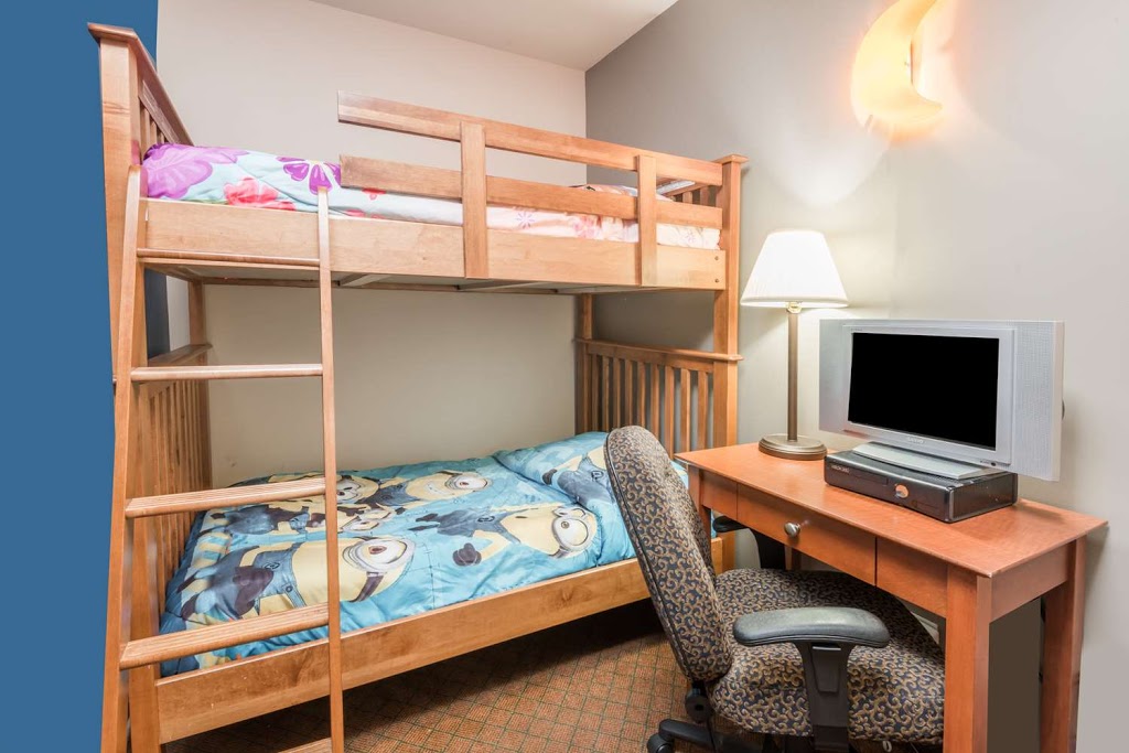 Super 8 by Wyndham Sainte Agathe Des Monts | 500 Rue Léonard, Sainte-Agathe-des-Monts, QC J8C 0A3, Canada | Phone: (819) 324-8880