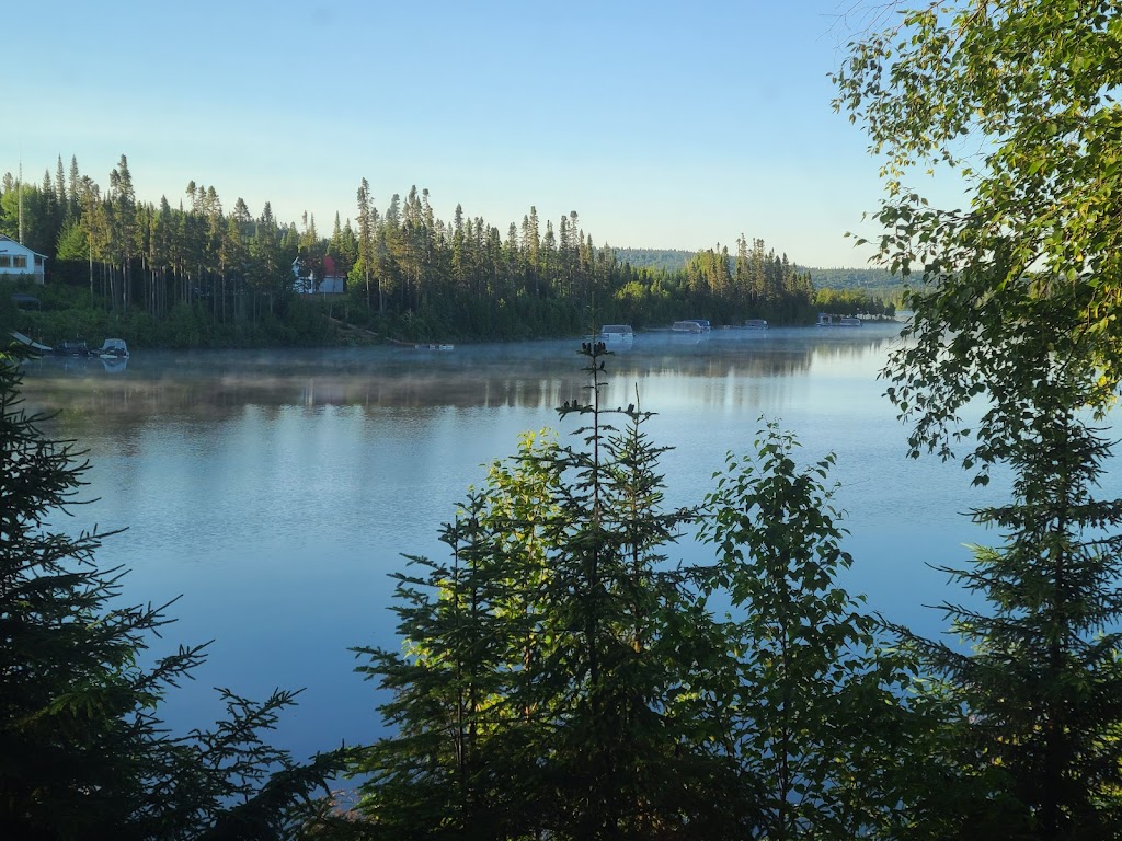 Pourvoirie Le Goeland - 2050 Chem. du Lac Édouard, Lac-Édouard, QC G0X ...