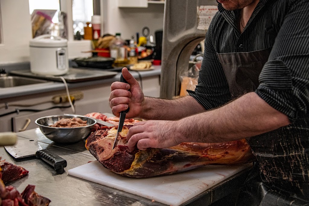 The Country Butcher | 1430 Errington Rd, Errington, BC V0R 1V0, Canada | Phone: (250) 937-2664