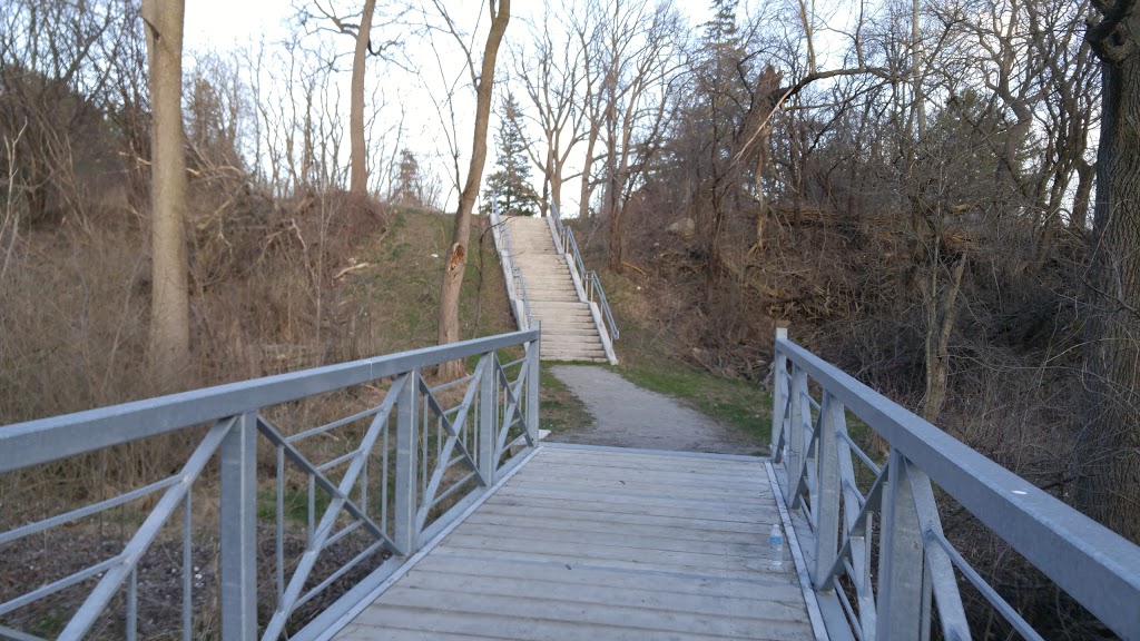 Woods Park | Carrville Rd, Richmond Hill, ON L4C 5W3, Canada | Phone: (905) 771-8800