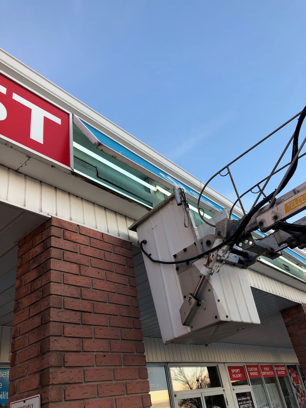 Superior Lighting Services | 65 Darren Dr, Angus, ON L0M 1B3, Canada | Phone: (705) 717-9444