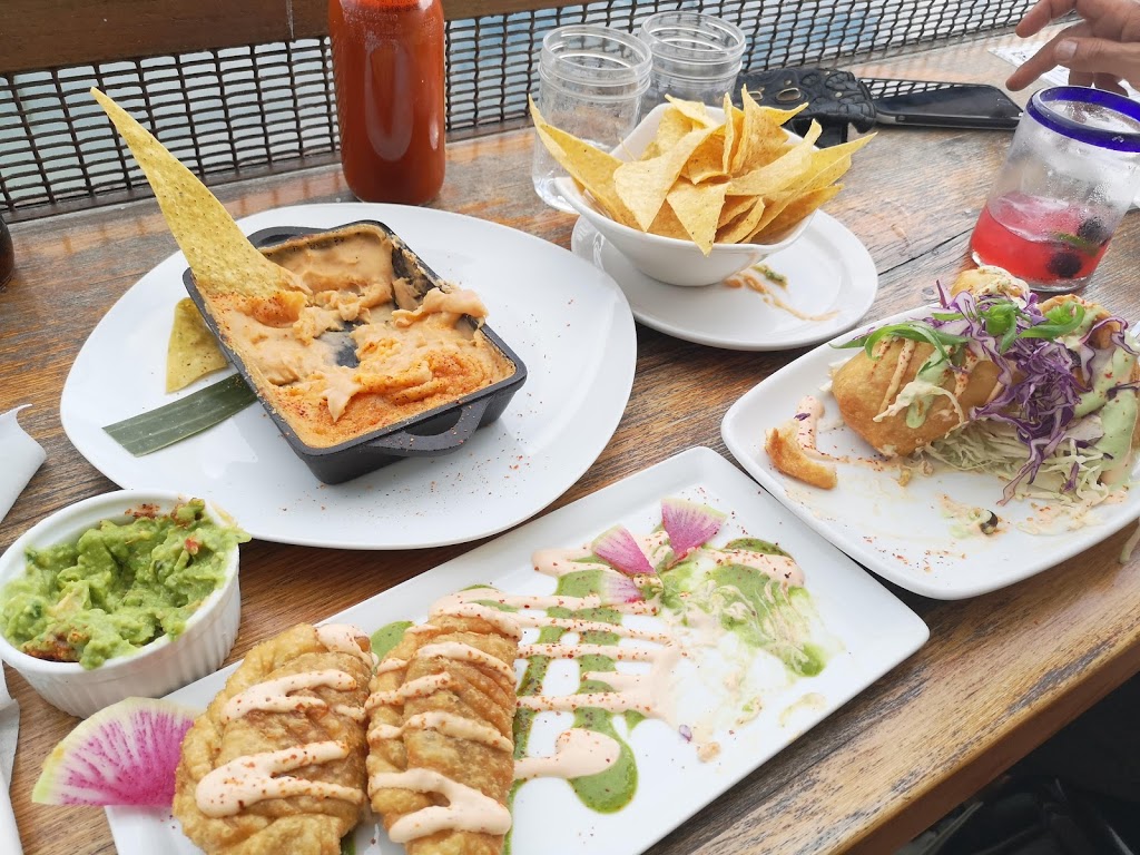Lunitas Mexican Eatery | 645 School Rd, Gibsons, BC V0N 1V9, Canada | Phone: (604) 886-1289