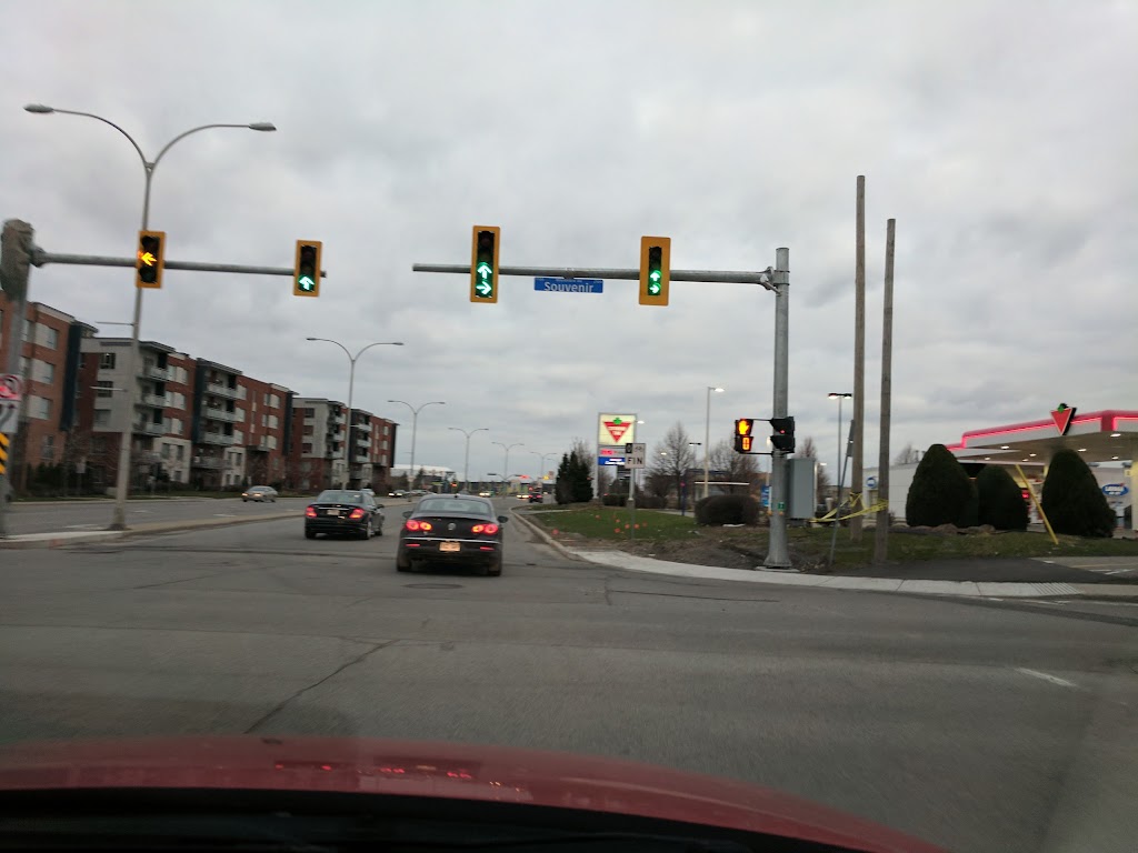 Essence+ de Canadian Tire | 1454 Boul. le Corbusier, Laval, QC H7N 6J5, Canada | Phone: (450) 973-3962