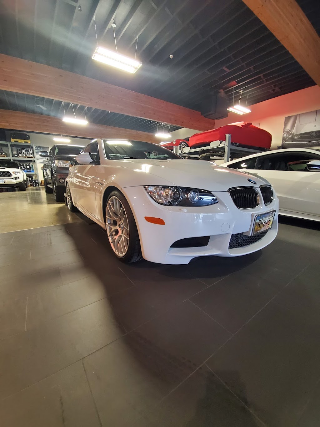 Silver Arrow Cars Ltd. | 565 David St, Victoria, BC V8T 2C7, Canada | Phone: (250) 598-0090