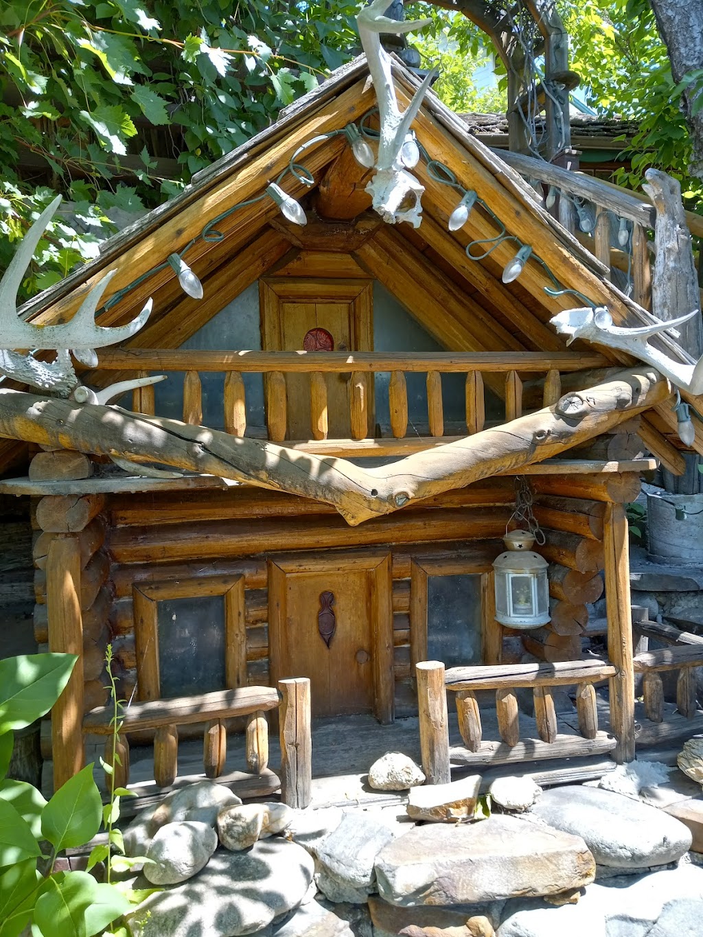 Ninas Hillside Garden | 440 Spokane St, Kimberley, BC V1A 2E9, Canada | Phone: (250) 427-4681