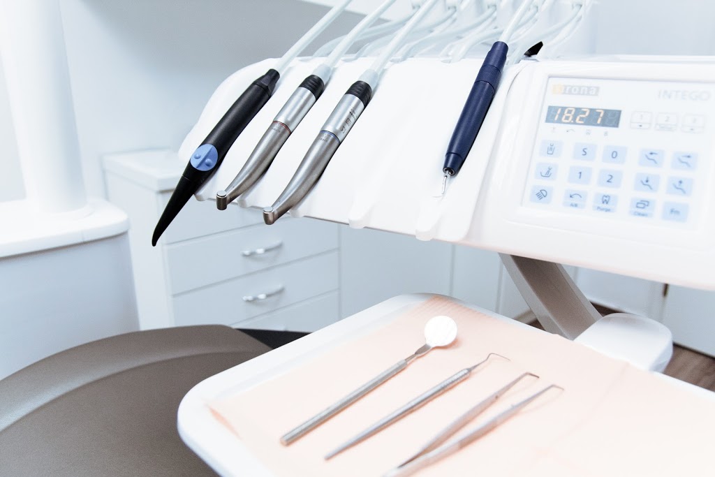 16th & Bayview Dental Clinic | 675 16th Ave, Richmond Hill, ON L4C 7A8, Canada | Phone: (905) 370-2220
