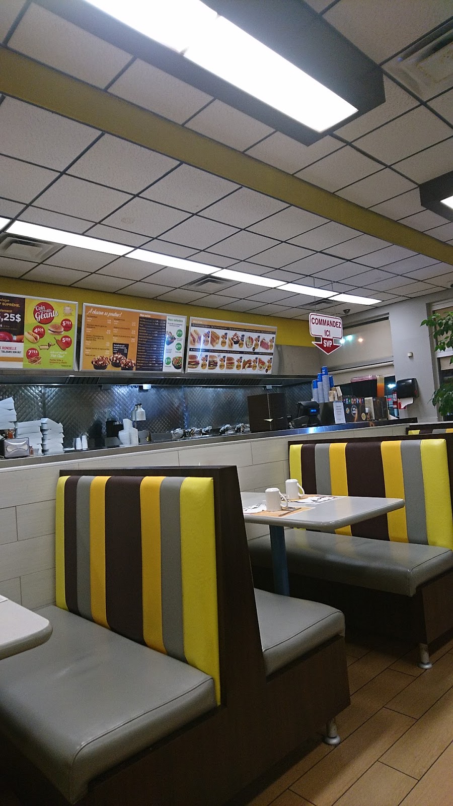 Petit Quebec | 1200 Av Bourgogne, Chambly, QC J3L 1X4, Canada | Phone: (450) 447-4884