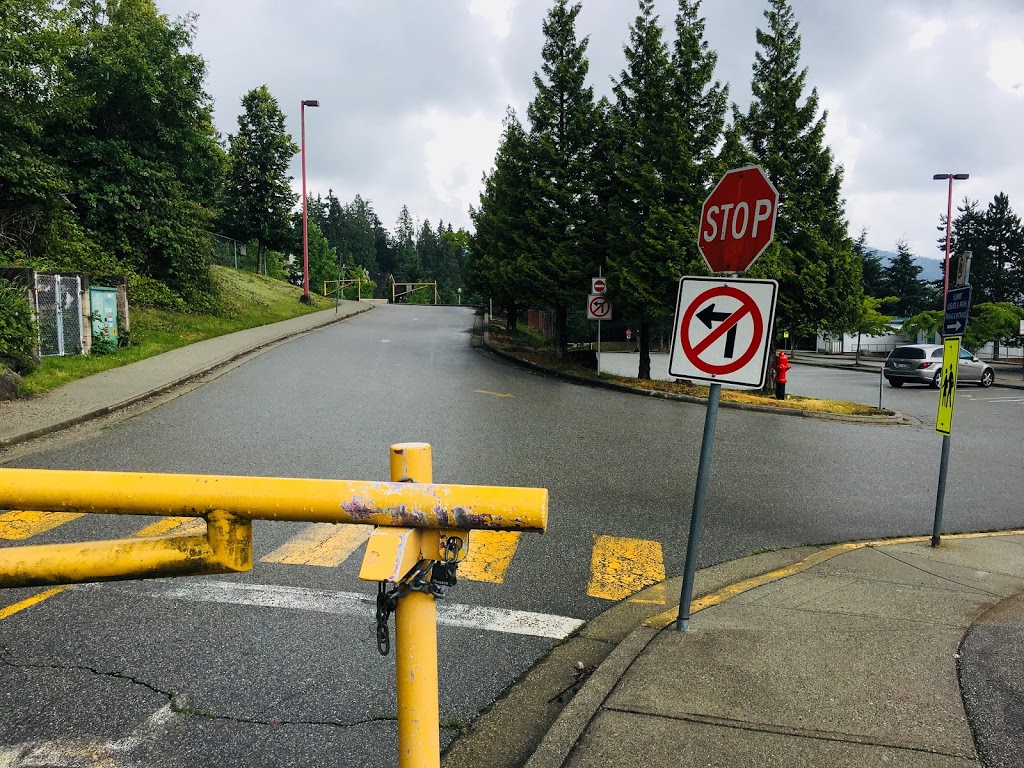 Summit Middle School | 1450 Parkway Blvd, Coquitlam, BC V3E 3L2, Canada | Phone: (604) 944-8273