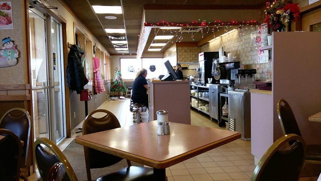 Lunettas Restaurant | 878 Cleveland Dr, Cheektowaga, NY 14225, USA | Phone: (716) 833-9756