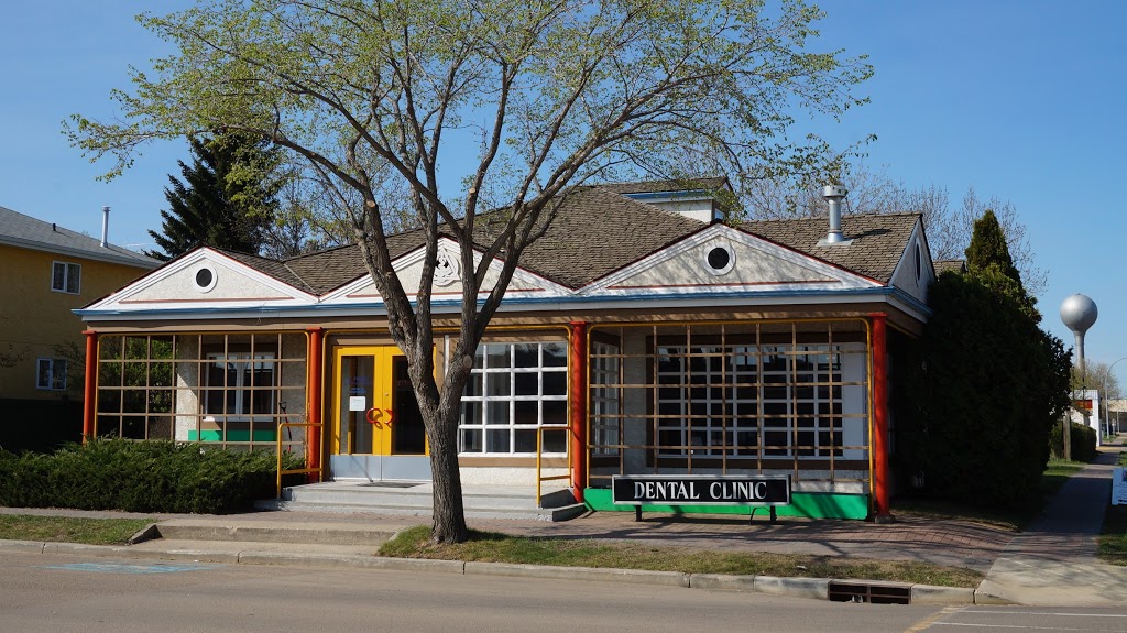 Redwater Dental Clinic | 4940 48 St, Redwater, AB T0A 2W0, Canada | Phone: (780) 942-4691