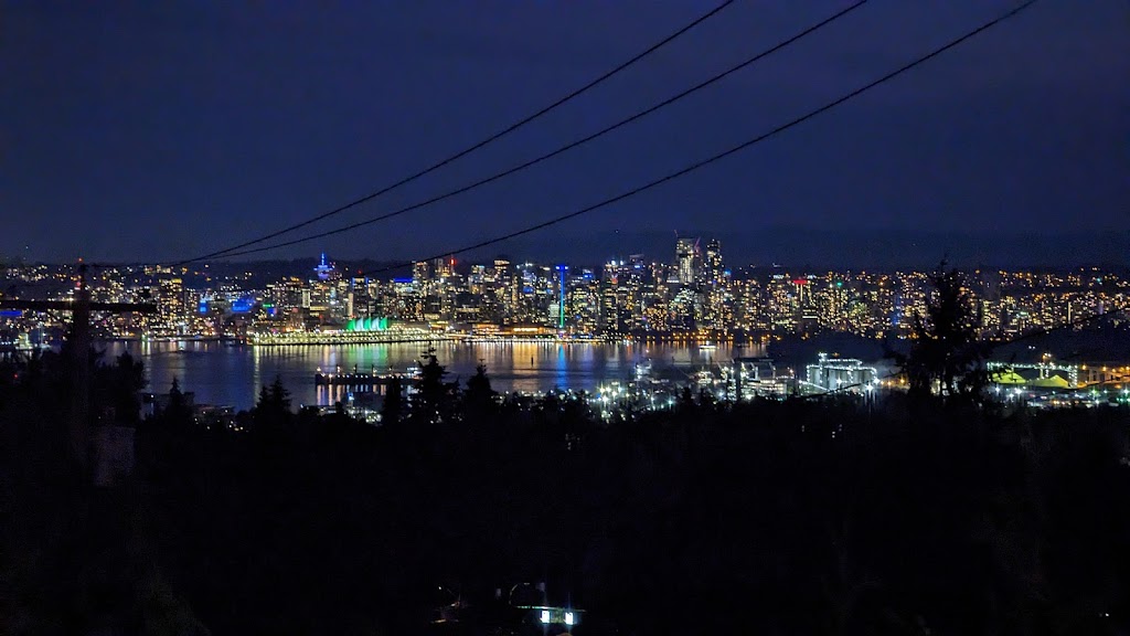 City Gardens Suites B&B | 4344 Delbrook Ave, North Vancouver, BC V7N 4A3, Canada | Phone: (604) 861-3000