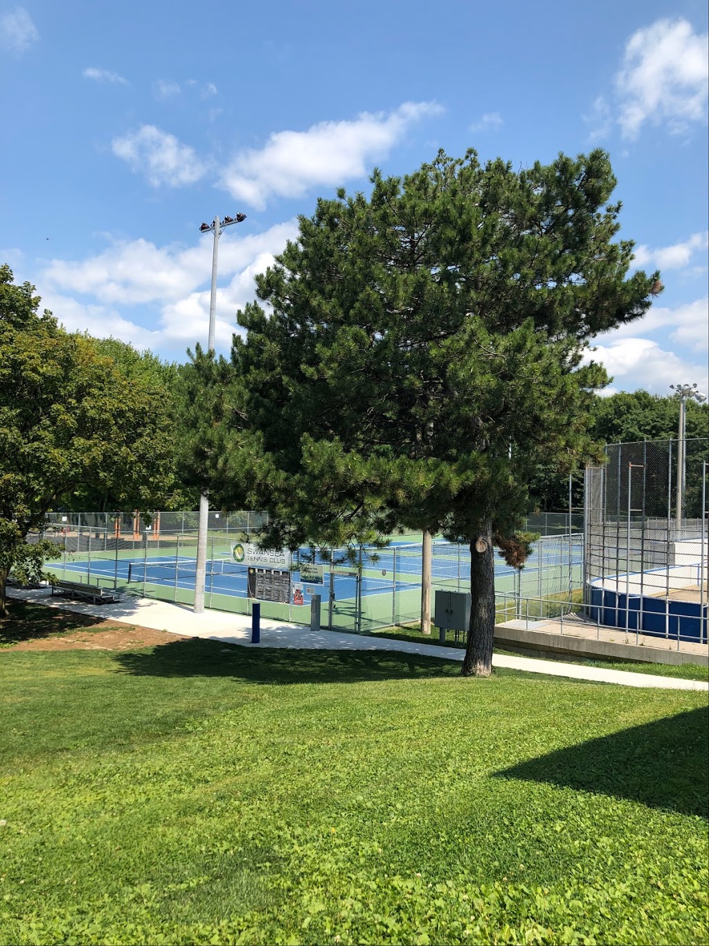 Rennie Park Ice Rink | Rennie Park Rink, 1 Rennie Terrace, Toronto, ON M6S 4Z9, Canada | Phone: (416) 392-0392
