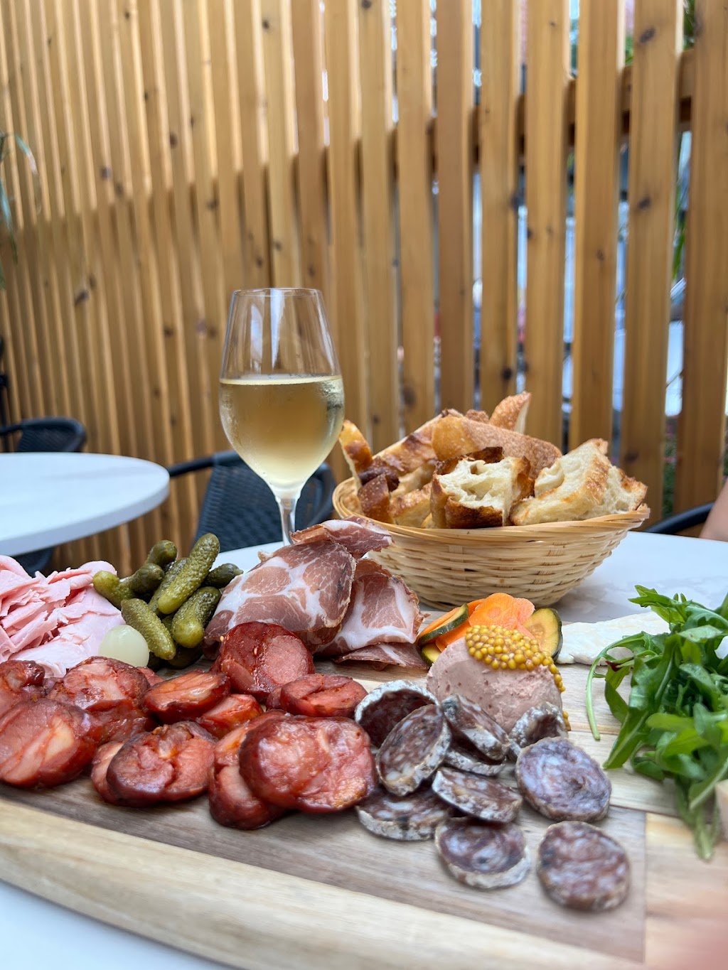 Buvette Beaubien | 211 Rue Beaubien E, Montréal, QC H2S 1R5, Canada | Phone: (514) 544-7632