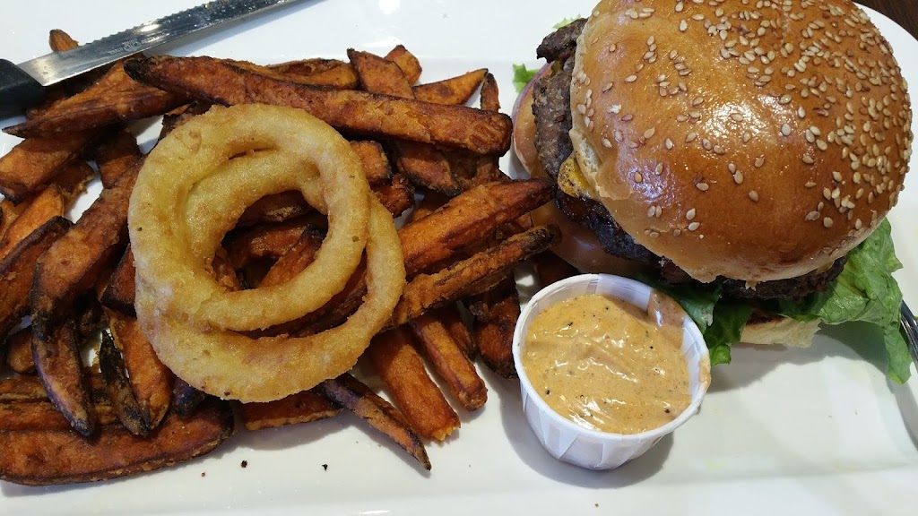 Bagel World Newmarket | 16995 Yonge St, Newmarket, ON L3Y 5Y1, Canada | Phone: (905) 235-8000
