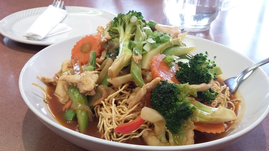 Vientiane Restaurant | 12-208 Marion St, Winnipeg, MB R2H 0T6, Canada | Phone: (204) 235-1576
