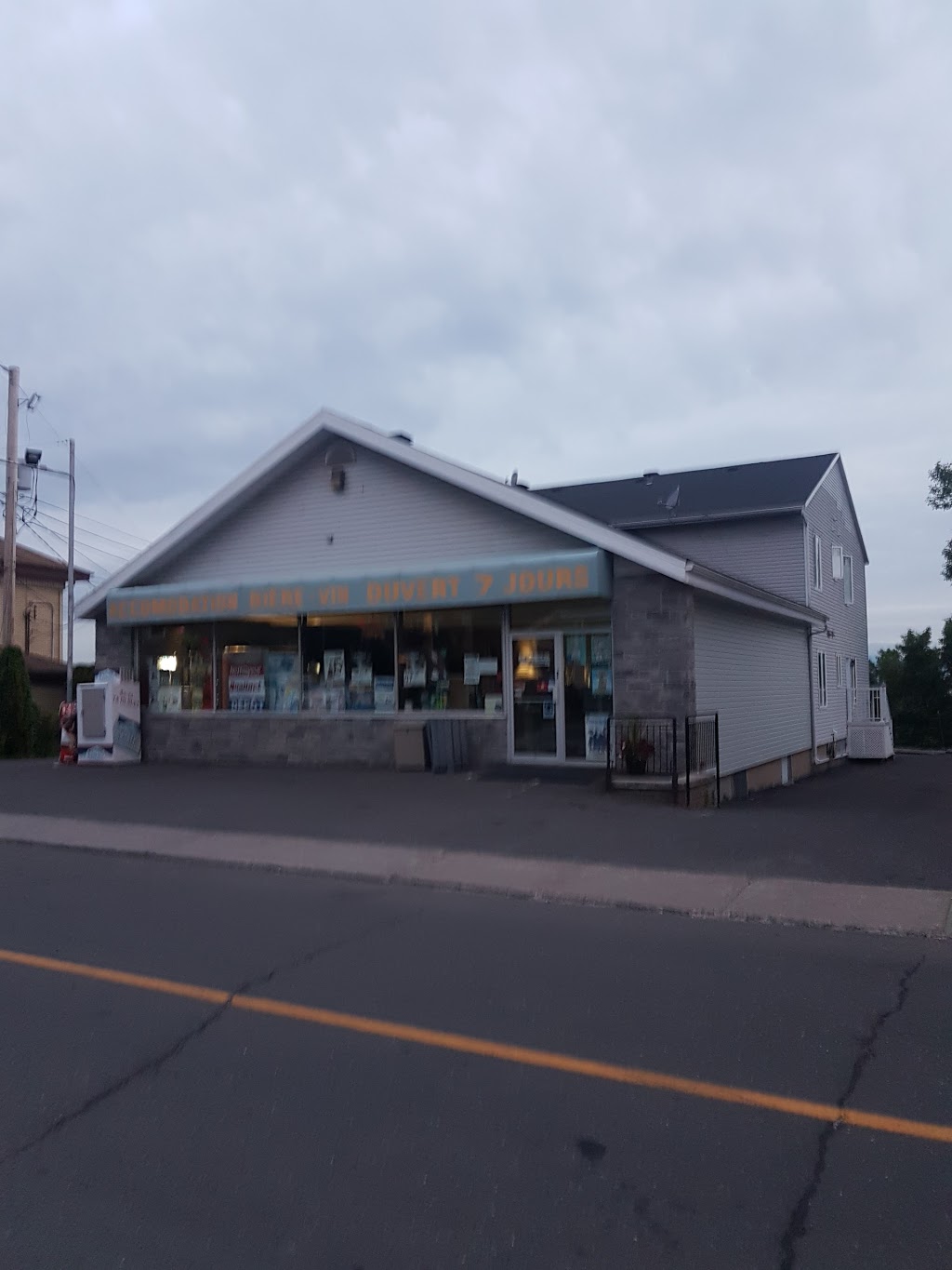 Accommodation Julie F | 635 Rue Saint-Joseph, Lévis, QC G6V 1J5, Canada | Phone: (418) 835-0463