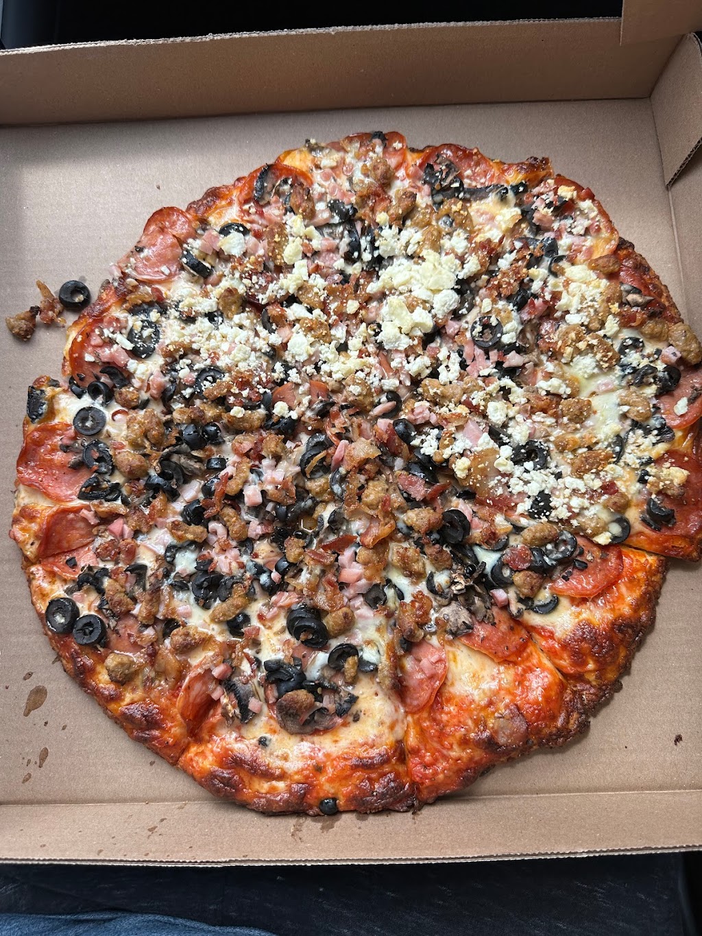 Moms pizza | 2845 Hwy 6, Lions Head, ON N0H 1W0, Canada | Phone: (519) 793-4020