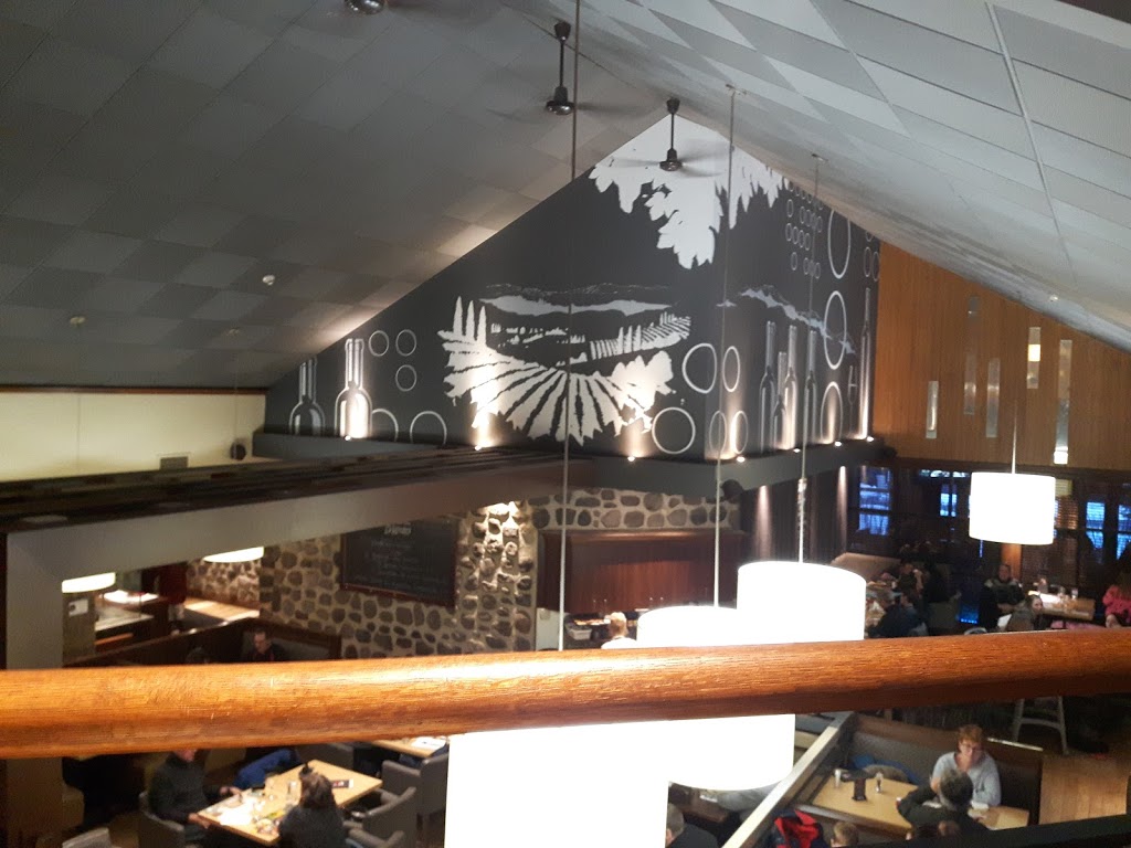 Rôtisserie St-Hubert | 8 Boulevard de Bromont #8, Bromont, QC J2L 2K1, Canada | Phone: (450) 534-5555