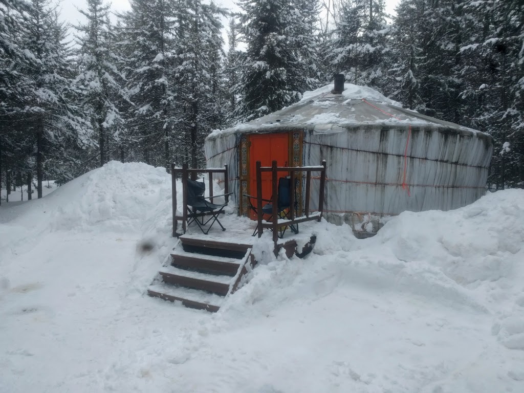 Le Rond Coin | 340 Rue Saint Louis, Saint-Élie-de-Caxton, QC G0X 2N0, Canada | Phone: (819) 221-3332
