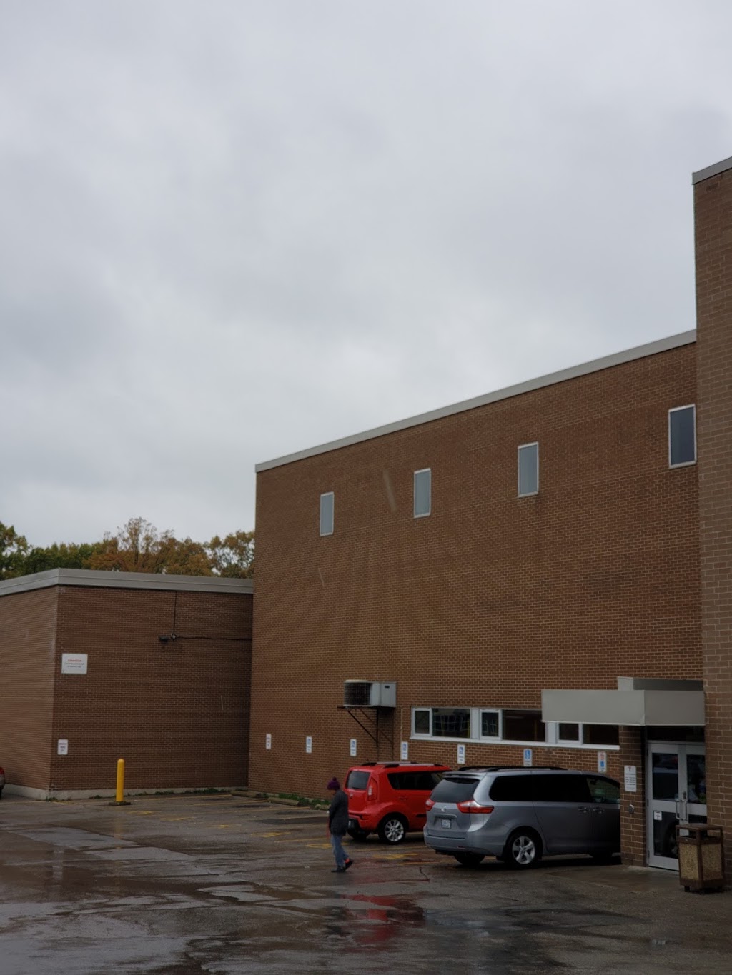 Bob Hayward YMCA | 1050 Hamilton Rd, London, ON N5W 1A6, Canada | Phone: (519) 451-2395
