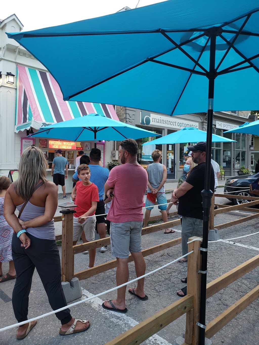 Rosies Ice Cream Shoppe | 25 Bayfield Main St N, Bayfield, ON N0M 1G0, Canada | Phone: (519) 565-2004