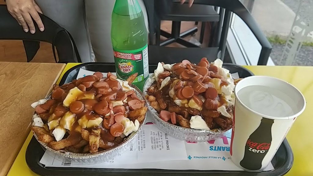 Restaurant La Belle Province | 427 Rue de la Rivière, Cowansville, QC J2K 1N4, Canada | Phone: (450) 260-1000