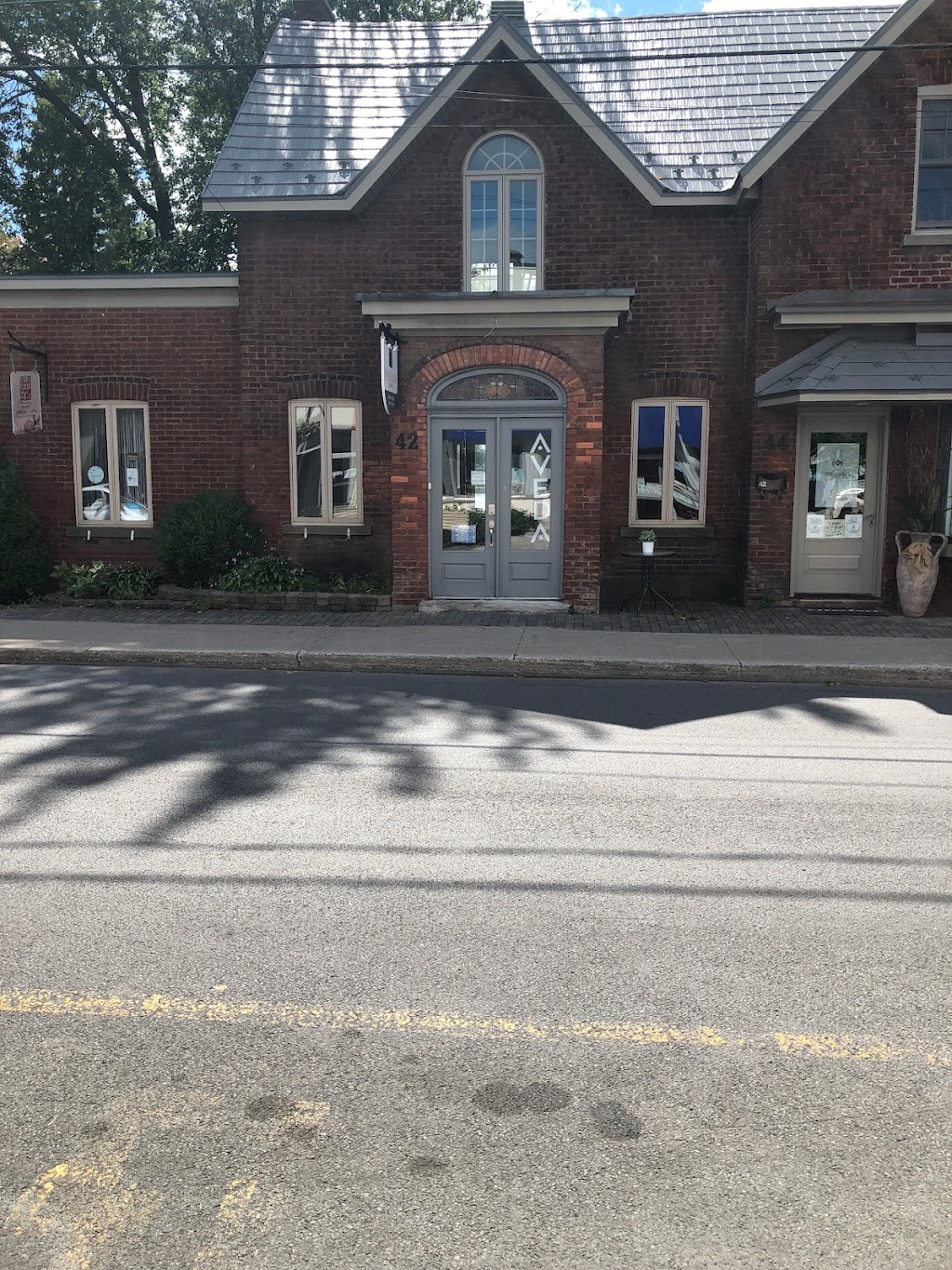 Spa Concept Manon Lemay | 42 Rue Sainte-Anne, Sainte-Anne-de-Bellevue, QC H9X 1L3, Canada | Phone: (514) 457-0101