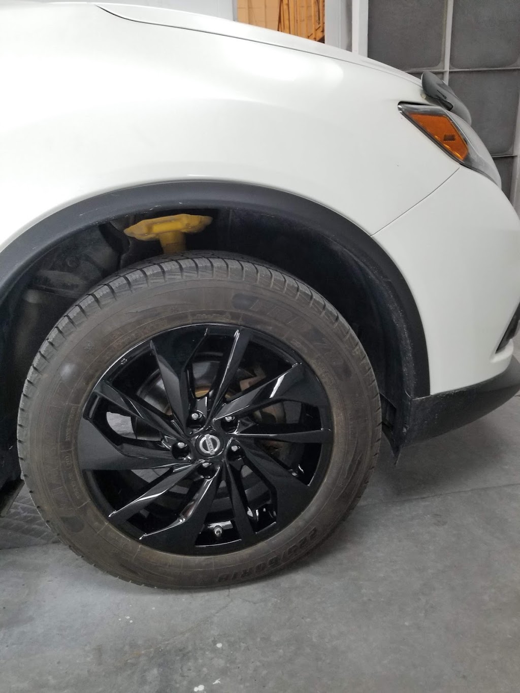 Carrosserie AMA | 2290 Bd du Curé-Labelle, Laval, QC H7T 1R1, Canada | Phone: (514) 839-2782