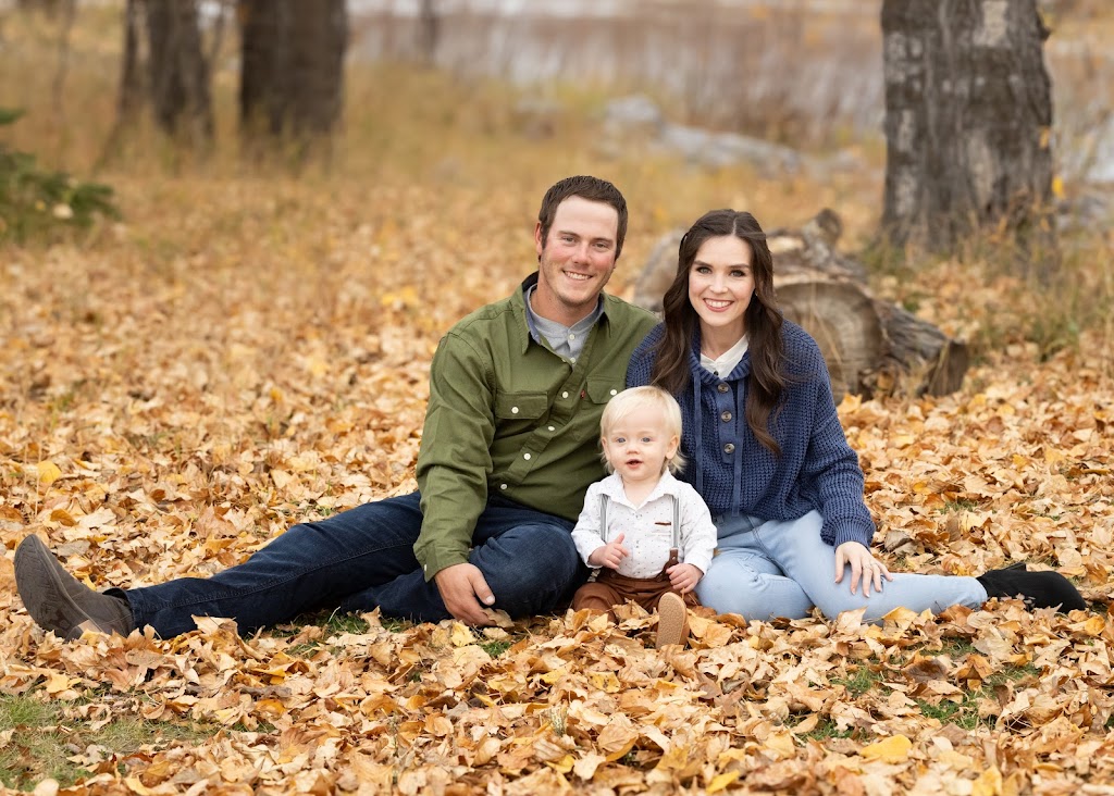 Dee Webb Photography | 106 Waterton Ave, Waterton Park, AB T0K 2M0, Canada | Phone: (403) 805-1509