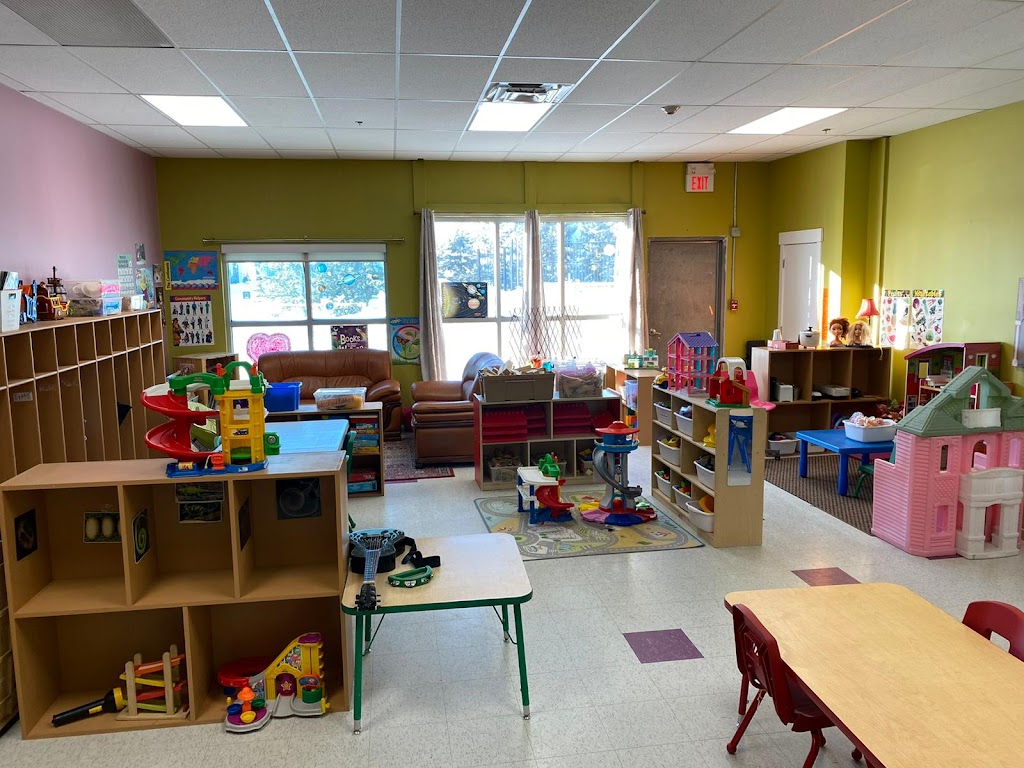 Jackson Heights Stars Daycare | 5247 55 Ave NW, Edmonton, AB T6B 3V1, Canada | Phone: (780) 469-6602