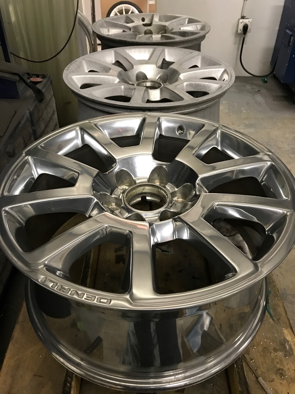 Alloy Wheel Repair Specialists | 2127 Jetstream Rd, London, ON N5V 4H7, Canada | Phone: (519) 854-1958