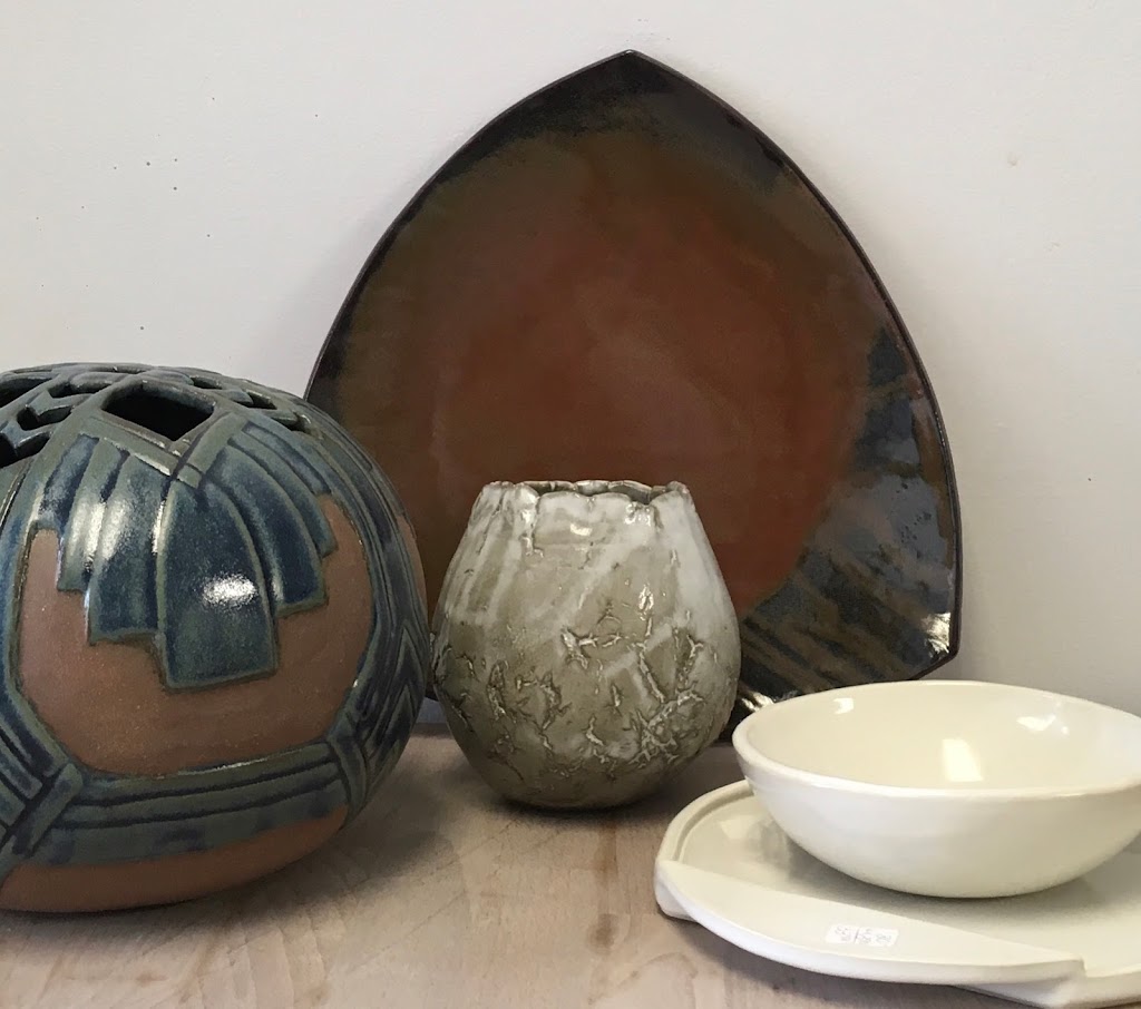 Susan Nichol Pottery | 995 Heritage Dr, Kincardine, ON N2Z 0C2, Canada | Phone: (519) 955-2326