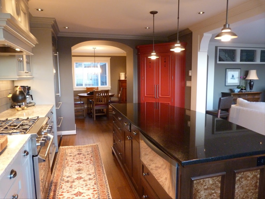 Brits Fine Furniture | 2622 Bridge St, Victoria, BC V8T 4S9, Canada | Phone: (250) 361-3015