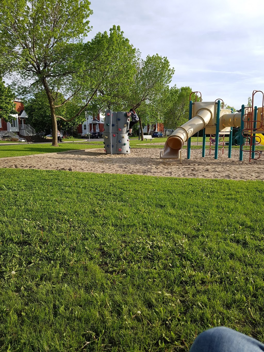 Parc Upper-Edison | Croissant Achin, Saint-Lambert, QC J4R 2V3, Canada | Phone: (450) 672-3732