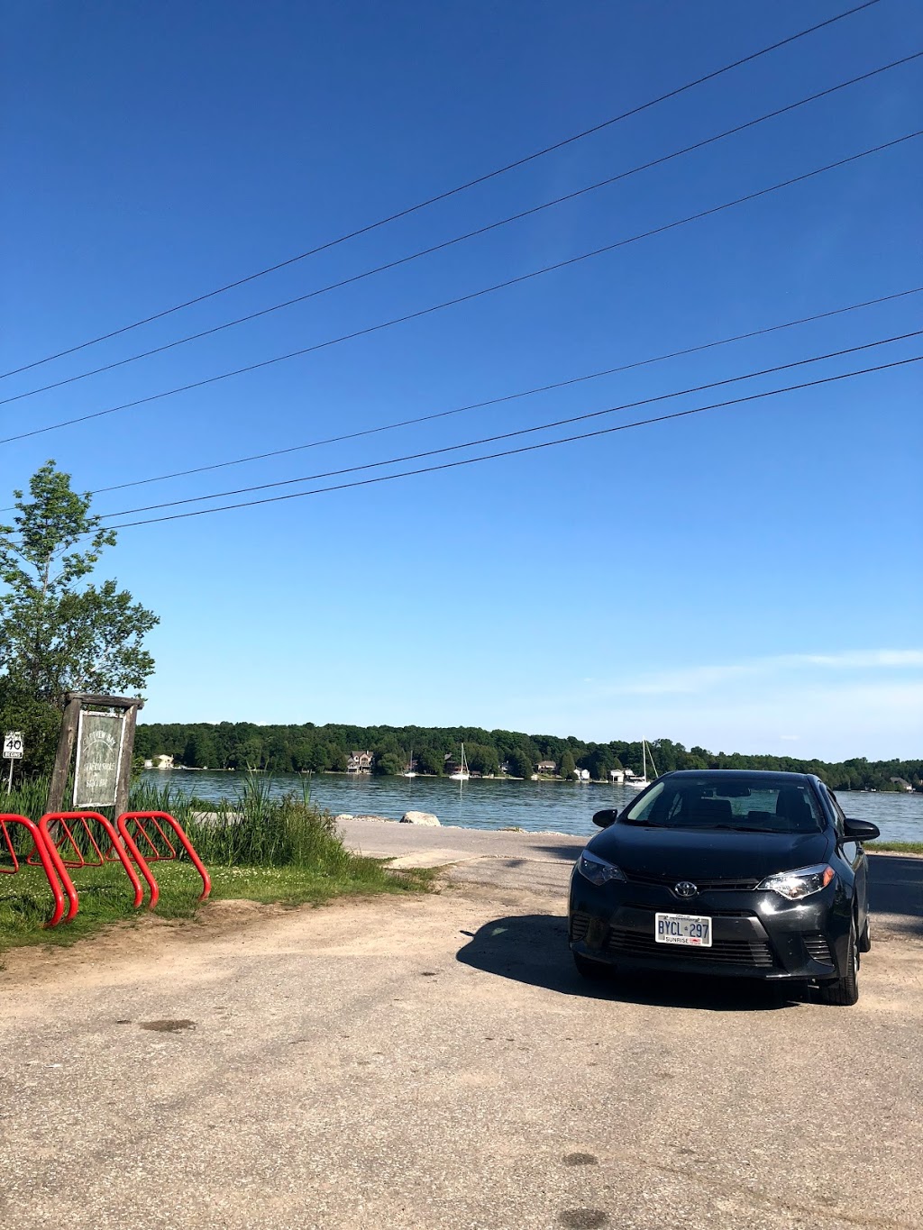 Carthew Bay Pub & Scoops | 2804 Lakeshore Rd E, Orillia, ON L3V 6H1, Canada | Phone: (705) 326-3295