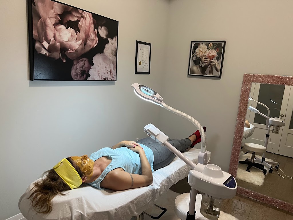 Beach Beauty Lounge | 660 Park Rd, Innisfil, ON L9S 0E8, Canada | Phone: (647) 577-3157