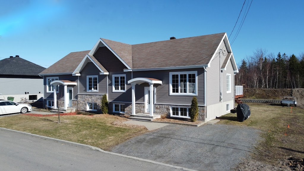 Steeve Blais Courtier Immobilier RE/MAX Élégance | 80 Bd Taché E, Montmagny, QC G5V 1B8, Canada | Phone: (418) 291-3437